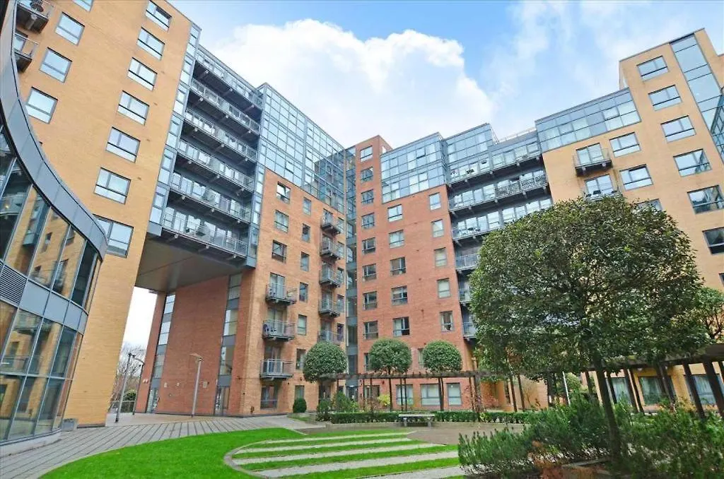 Large 2 Bed, 2 Bath, Free Parking & Wifi Appartement Sheffield